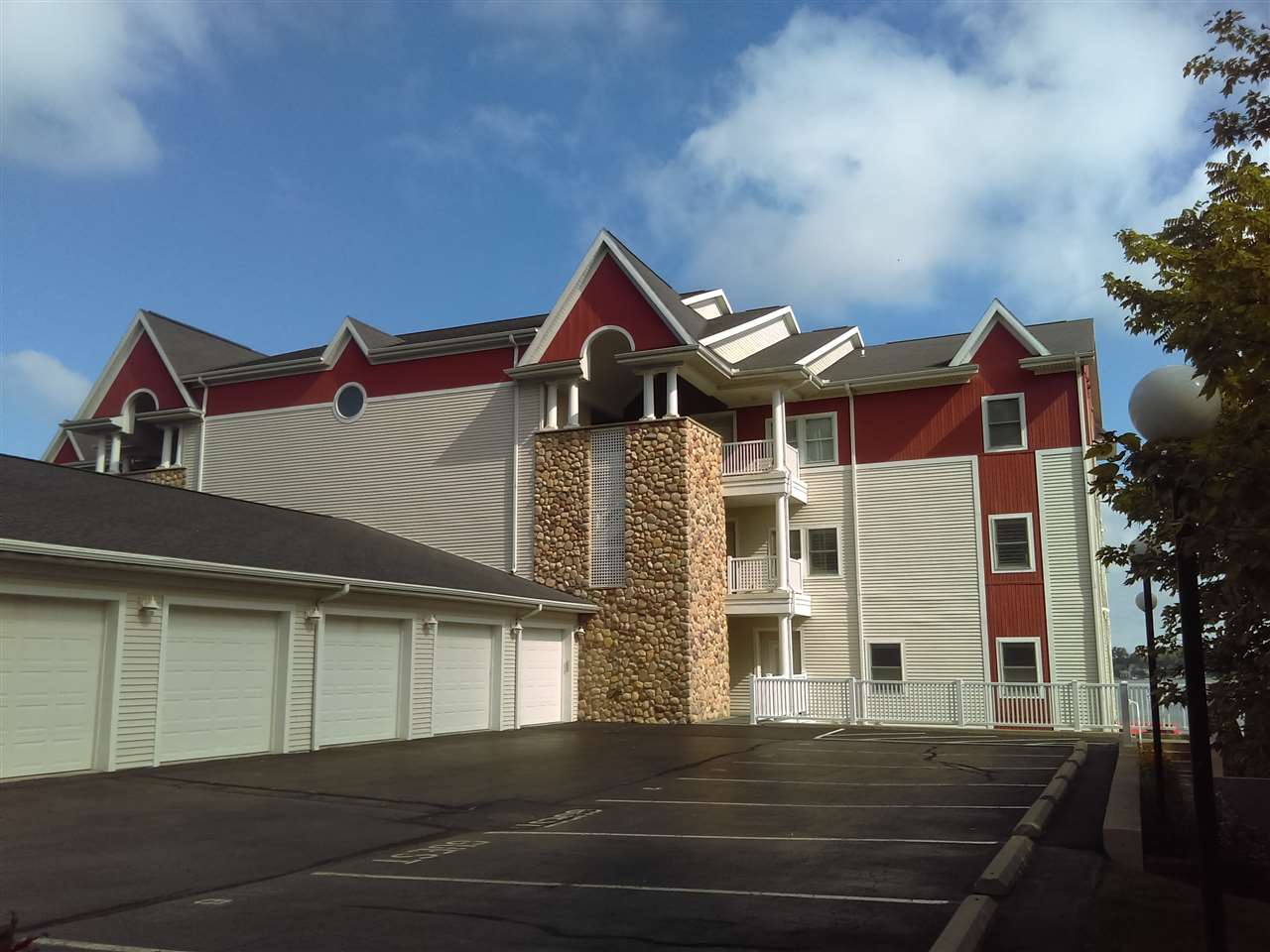 9042 East Hatchery Road, Unit 2 Syracuse, IN 46567 - Photo 13 of 13 Gallery Image 13