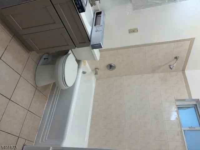 $2,500 | 69 St Paul Avenue, Newark, NJ 07106