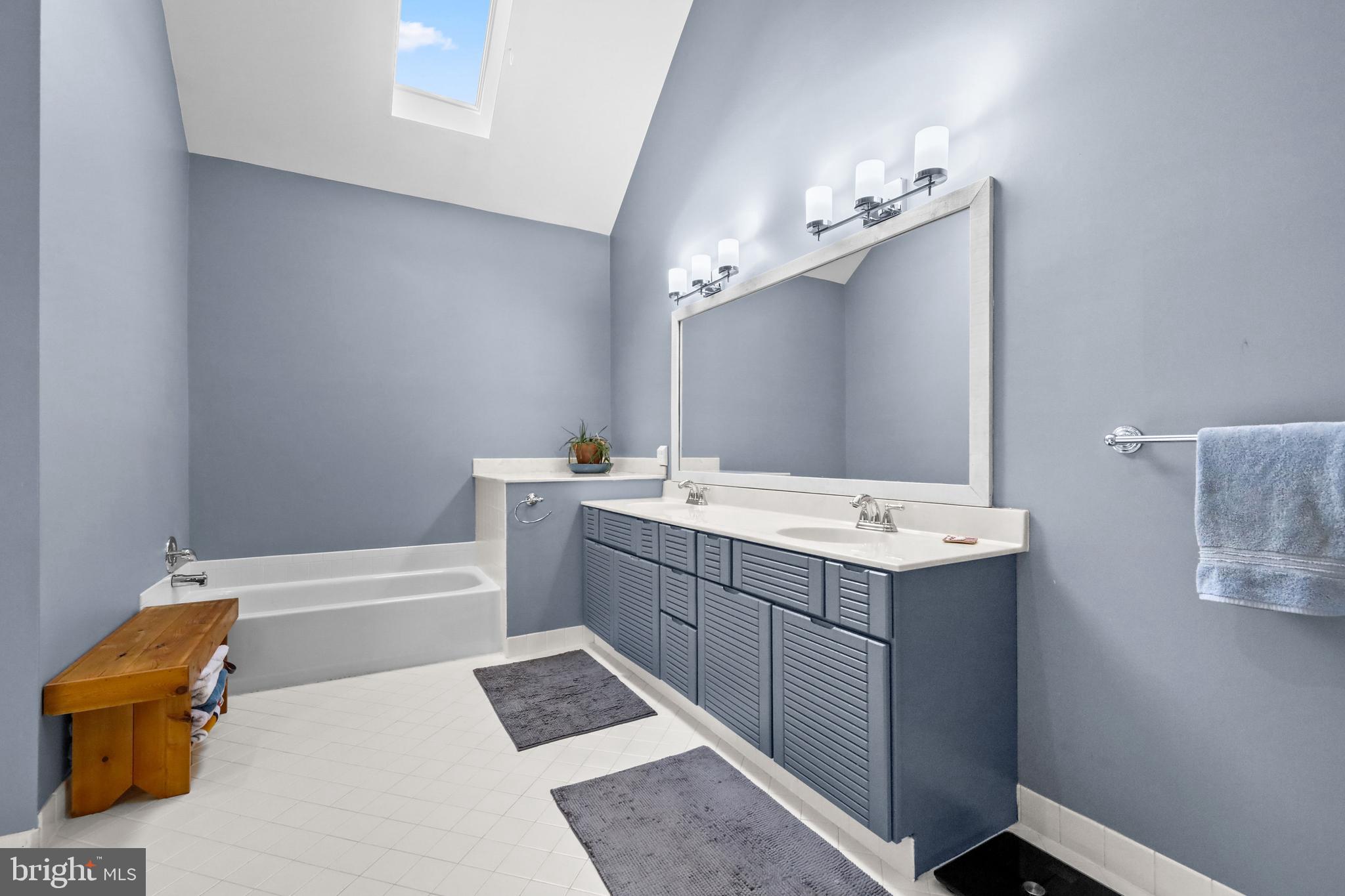 4 Ridge Court Medford, NJ 08055 - Photo 19 of 49 Primary Main Floor Bathroom