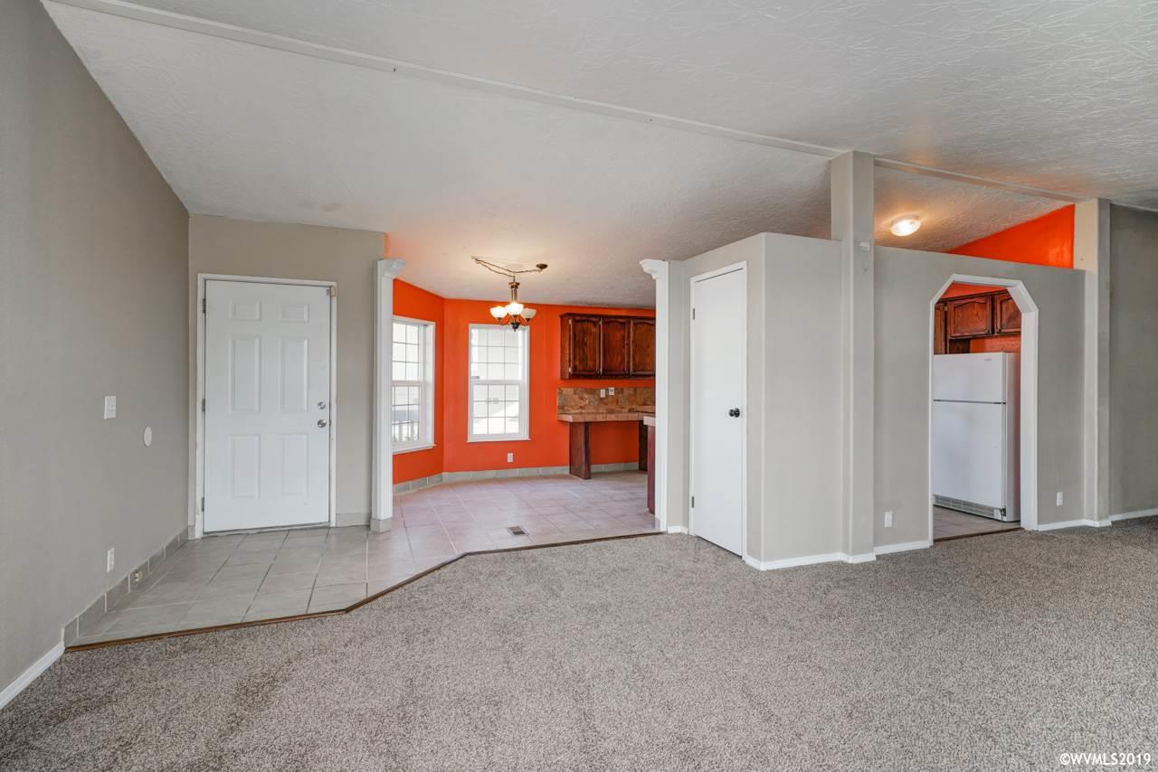 2000 Robins Lane Southeast, Unit 18 Salem, OR 97306 - Photo 5 of 28