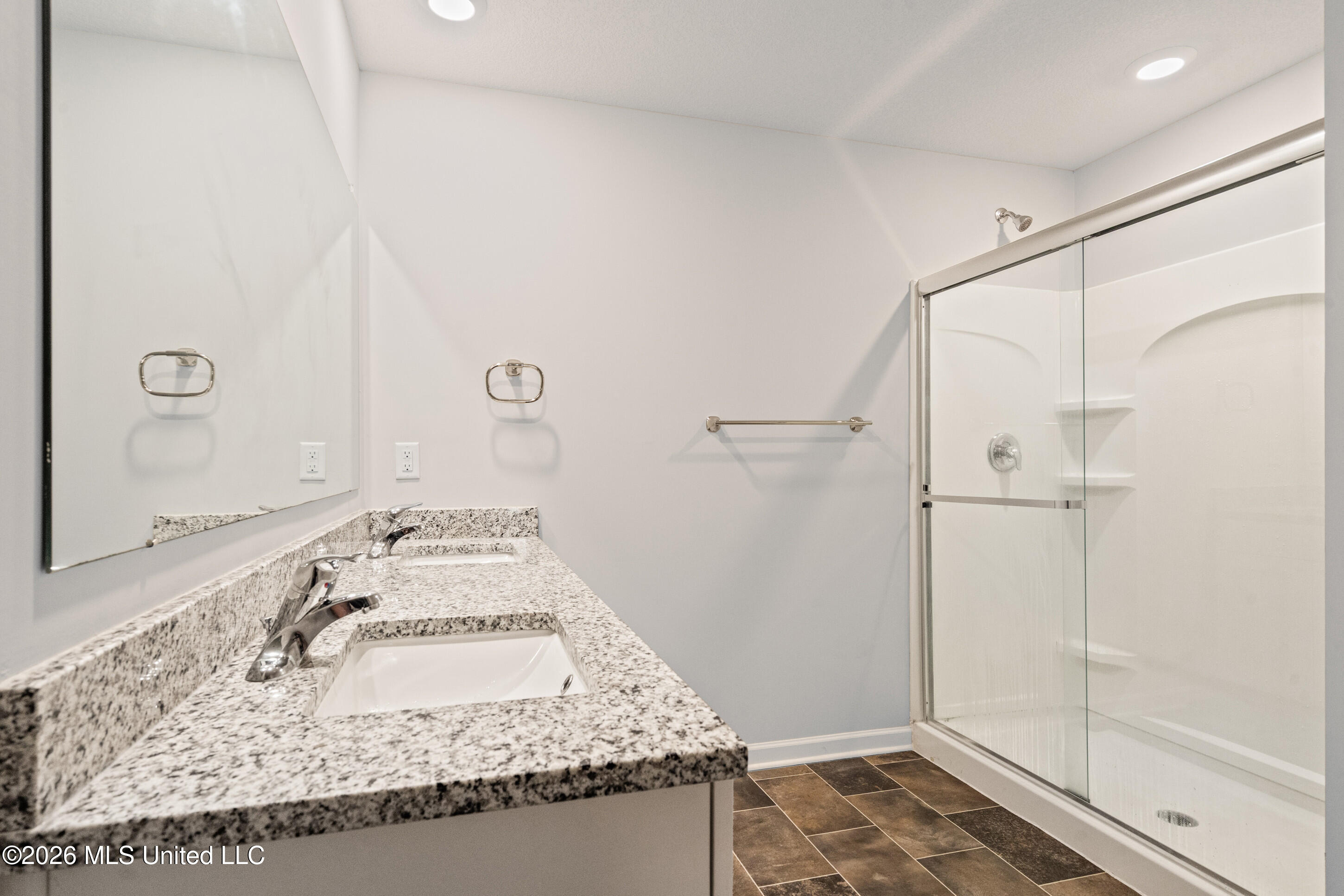 20 Lee Creek Road Byhalia, MS 38611 - Photo 15 of 26 Master Bath