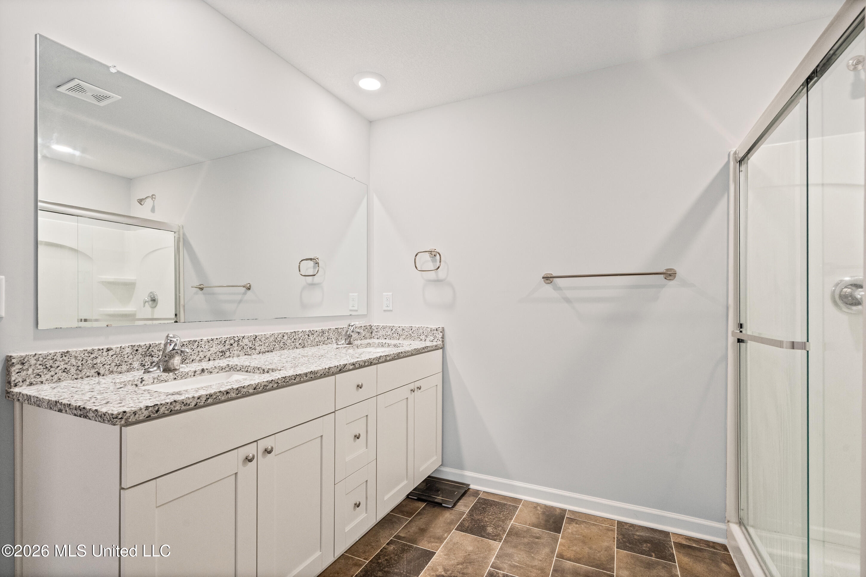 20 Lee Creek Road Byhalia, MS 38611 - Photo 16 of 26 Master Bath