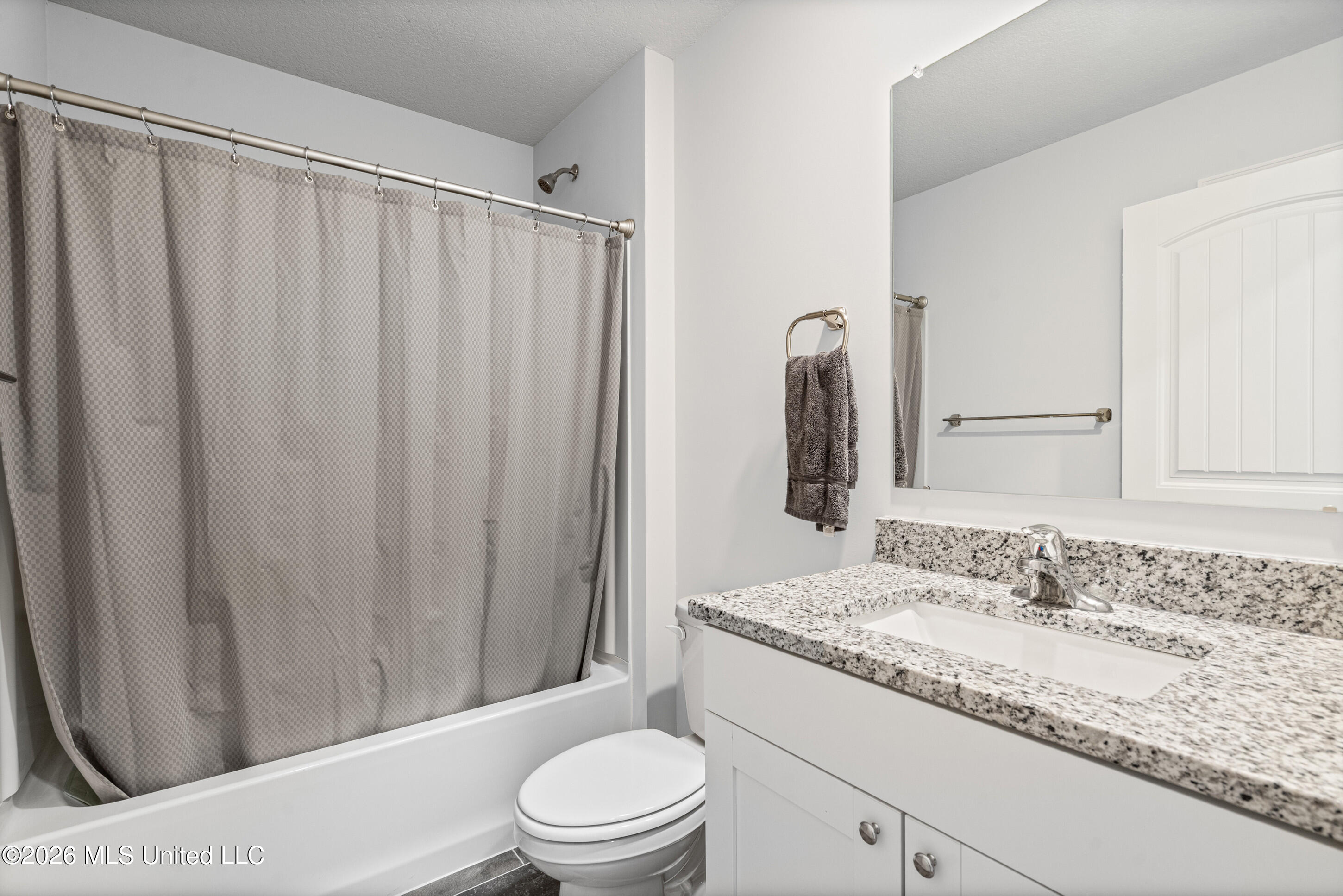 20 Lee Creek Road Byhalia, MS 38611 - Photo 5 of 26 Hall Bath