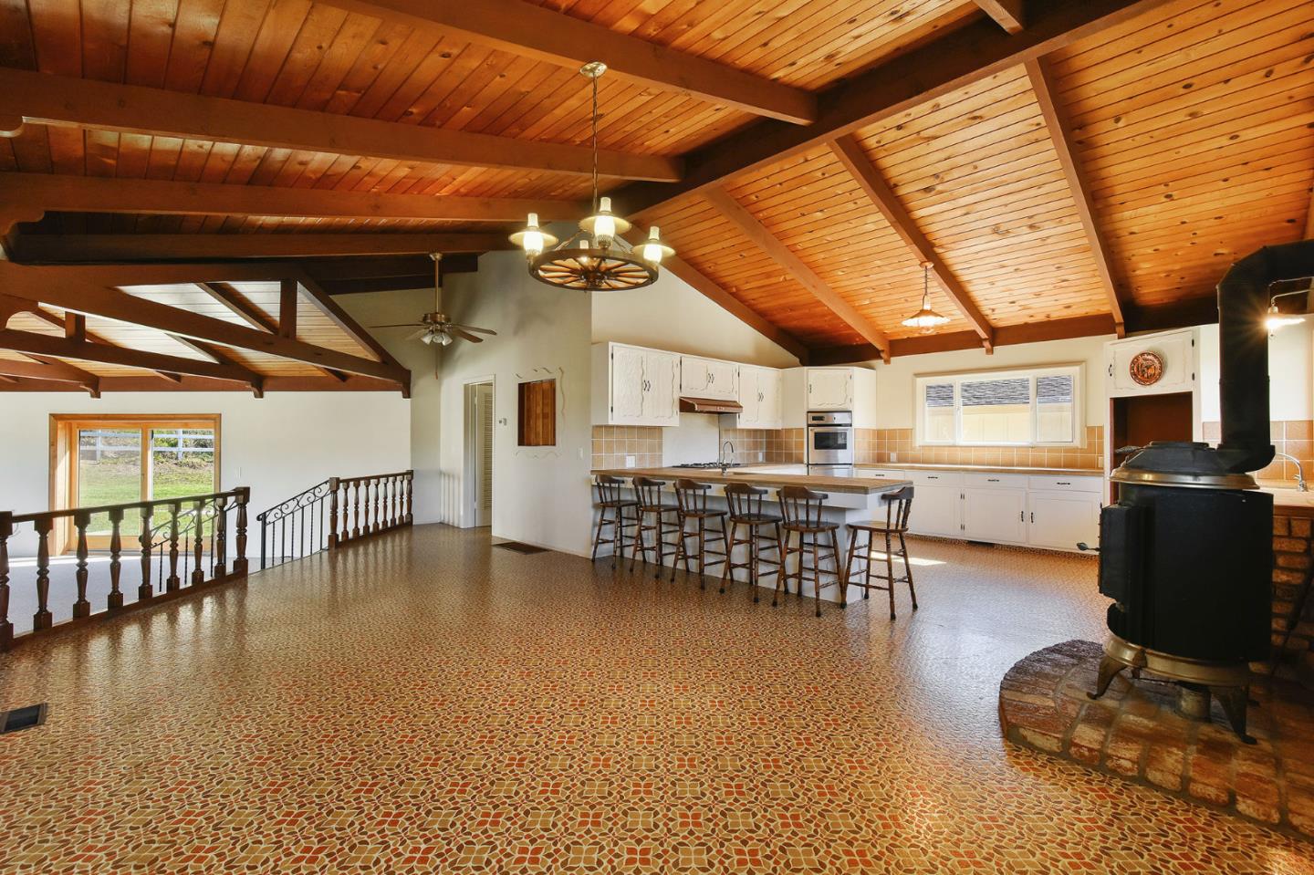 991 Zamora Drive Pacifica, CA 94044 - Photo 13 of 26 a living room with furniture