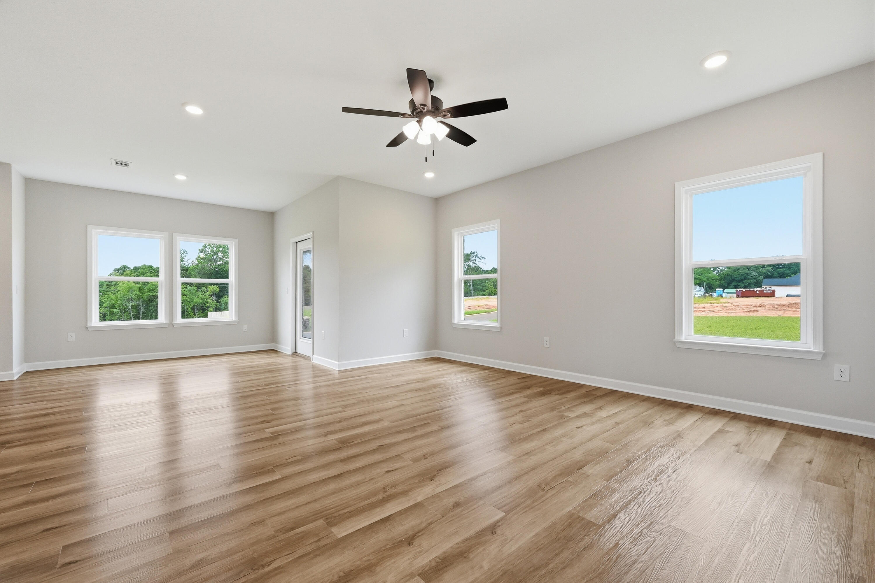 2827 Blackbird Court Crestview, FL 32539 - Photo 12 of 22 1