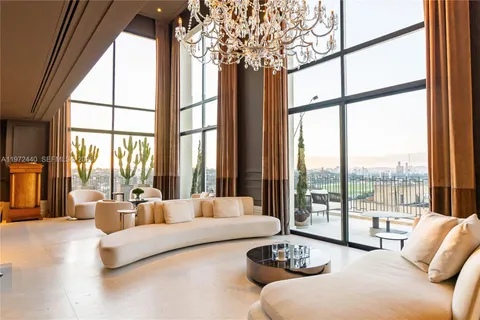 $16,113,450 | 1377 R. Leopoldo Couto Magalhães Júnior, Unit PH23