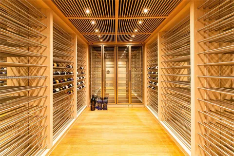 $16,113,450 | 1377 R. Leopoldo Couto Magalhães Júnior, Unit PH23