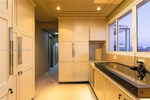 $16,113,450 | 1377 R. Leopoldo Couto Magalhães Júnior, Unit PH23