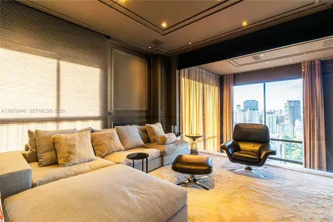 $16,113,450 | 1377 R. Leopoldo Couto Magalhães Júnior, Unit PH23