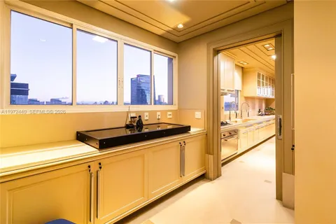 $16,113,450 | 1377 R. Leopoldo Couto Magalhães Júnior, Unit PH23