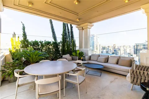 $16,113,450 | 1377 R. Leopoldo Couto Magalhães Júnior, Unit PH23