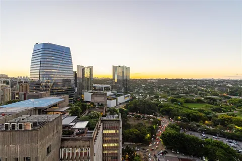 $16,113,450 | 1377 R. Leopoldo Couto Magalhães Júnior, Unit PH23