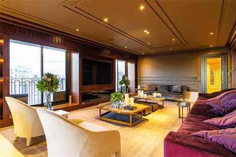 $16,113,450 | 1377 R. Leopoldo Couto Magalhães Júnior, Unit PH23