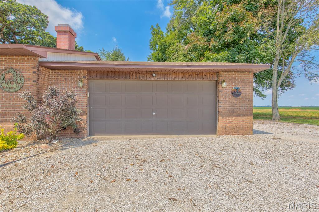 8945 Prairietown Road Dorsey, IL 62021 - Photo 6 of 41