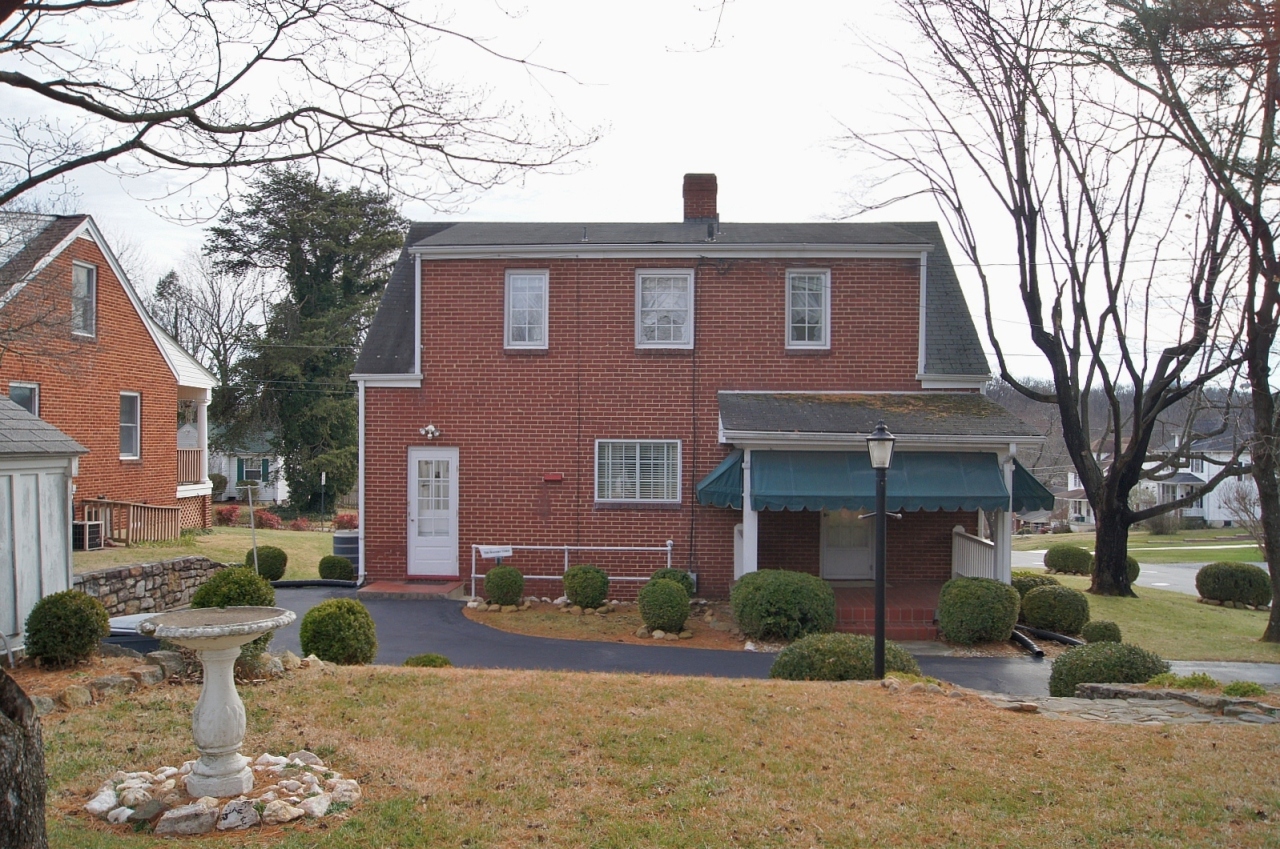 2527 Montvale Road Southwest Roanoke, VA 24015 - Photo 23 of 26 photo