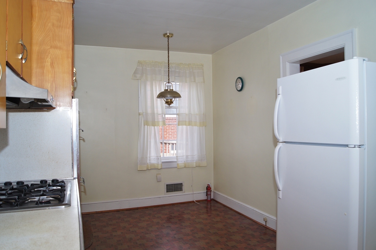 2527 Montvale Road Southwest Roanoke, VA 24015 - Photo 10 of 26 photo