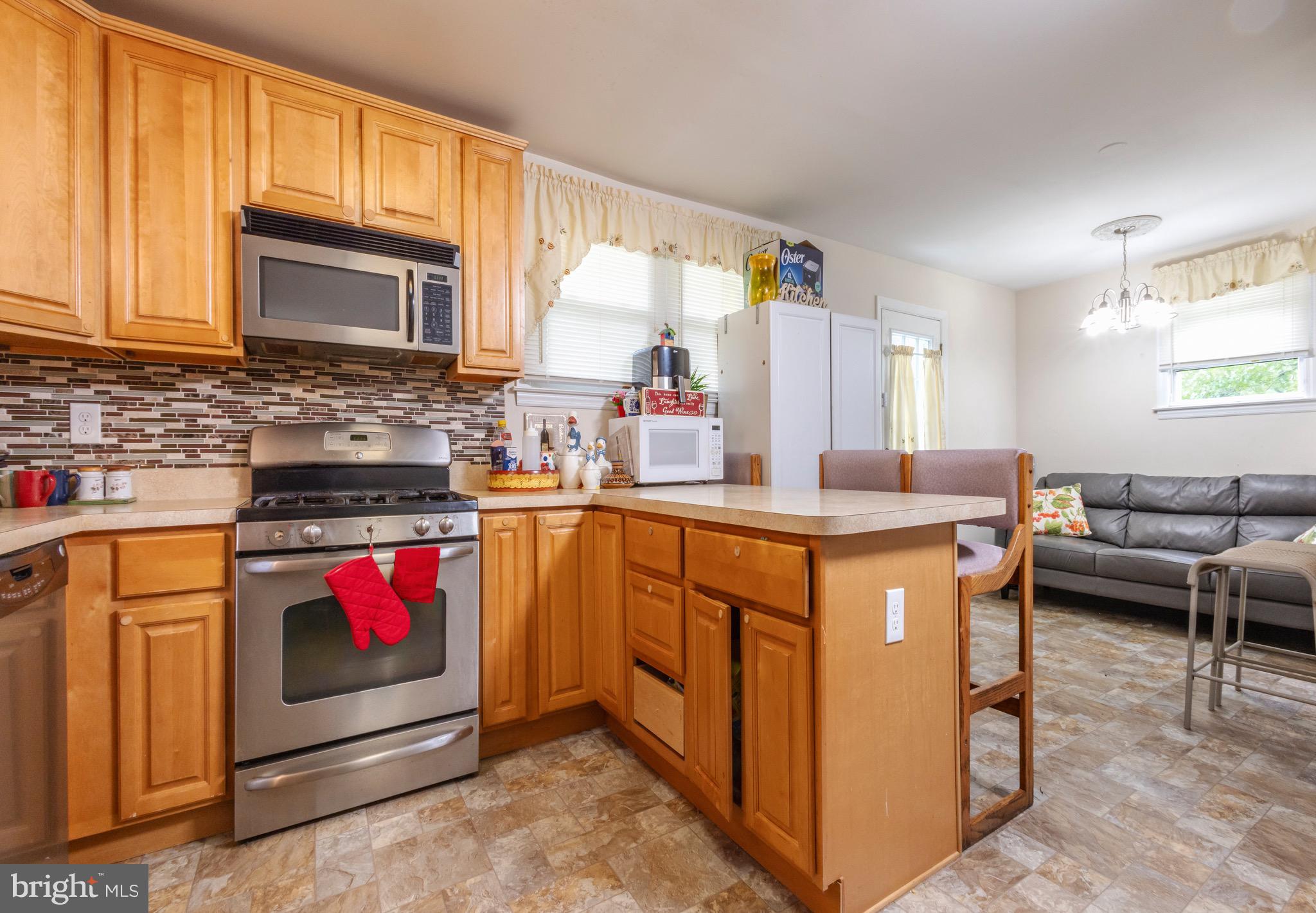 433 7th Avenue Lindenwold, NJ 08021 - Photo 3 of 17