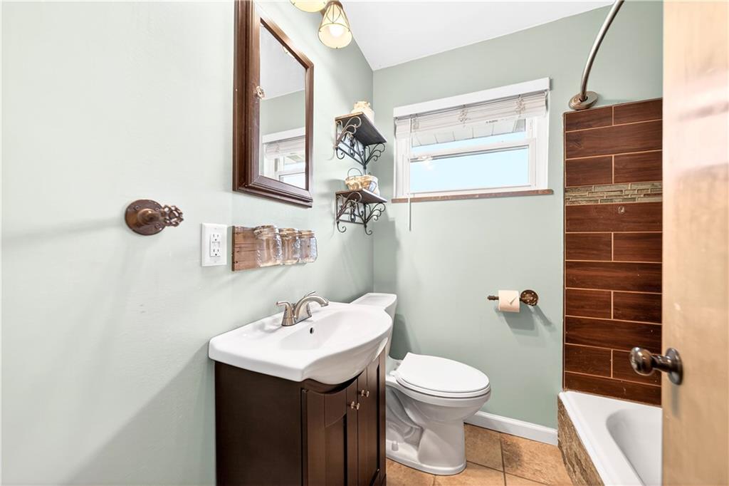 409 Pleasant Valley Road Bulger, PA 15019 - Photo 15 of 50