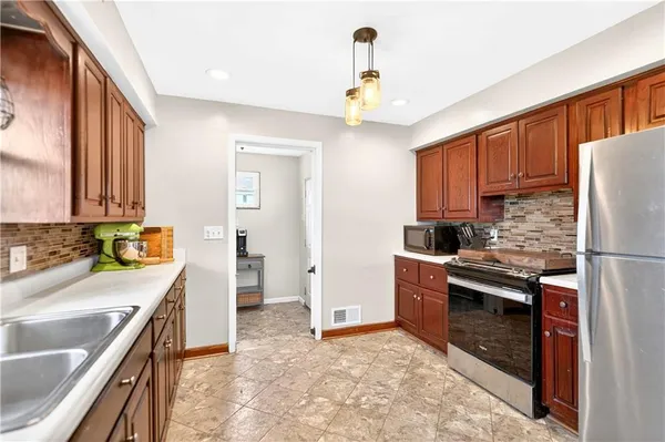 $330,000 | 409 Pleasant Valley Road, Bulger, PA 15019