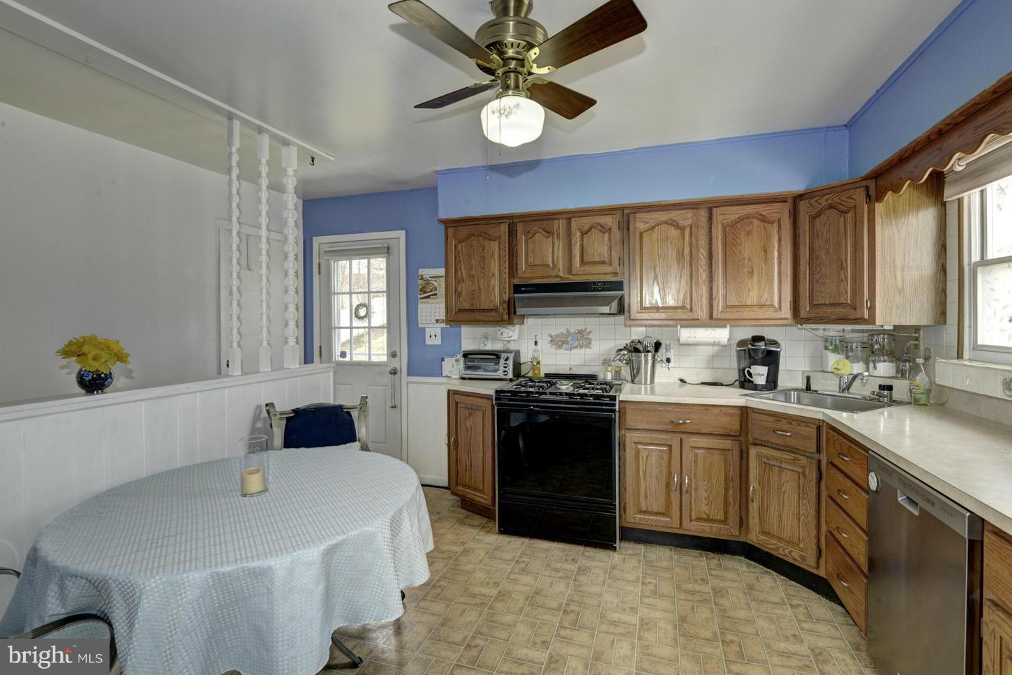 102 Oakmere Road Owings Mills, MD 21117 - Photo 10 of 17 Kitchen