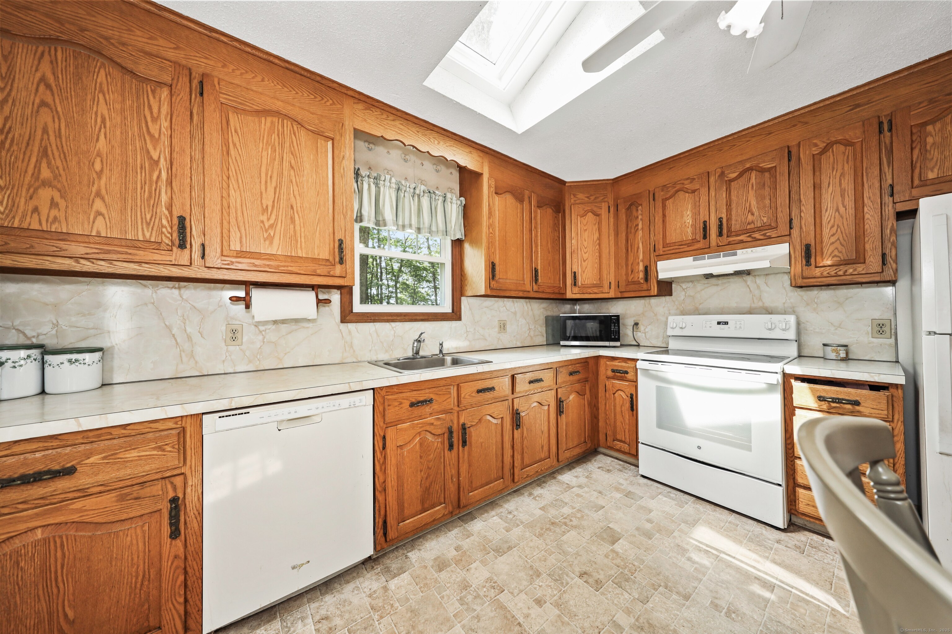 72 Talmadge Hill Road Prospect, CT 06712 - Photo 10 of 33