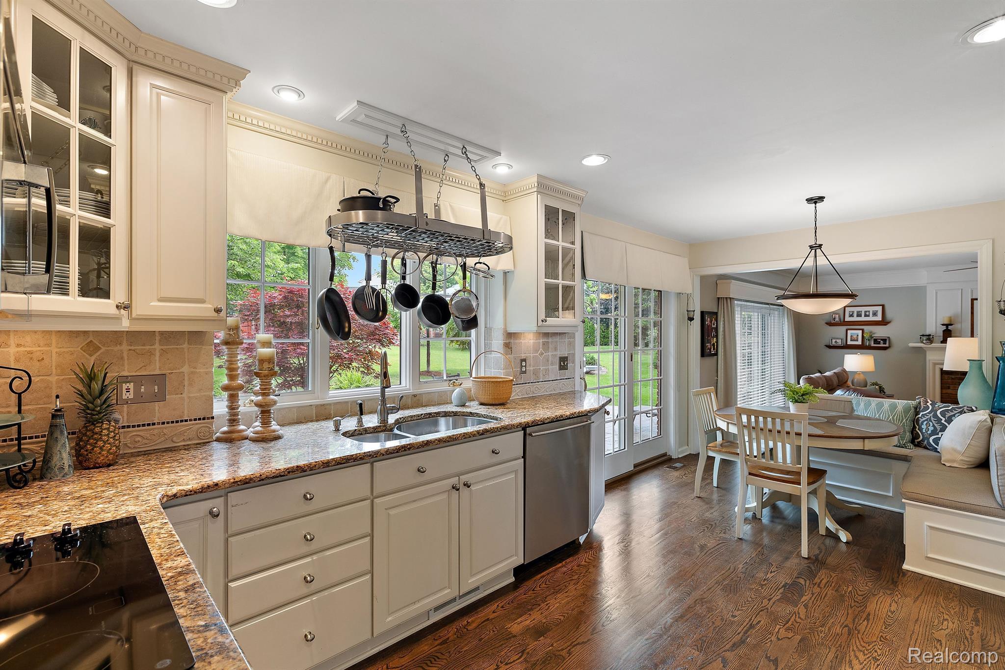 1228 Thames Drive Rochester, MI 48307 - Photo 15 of 34 Gallery Image 15