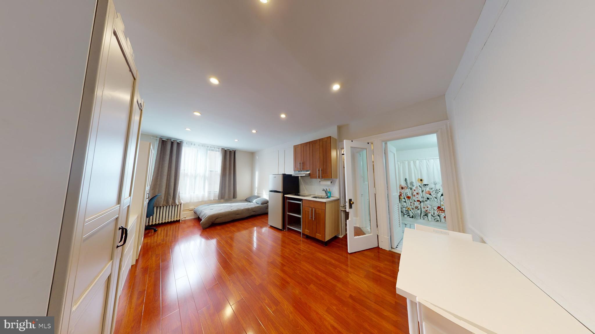 1324 Locust Street, Unit 514 Philadelphia, PA 19107 - Photo 5 of 10