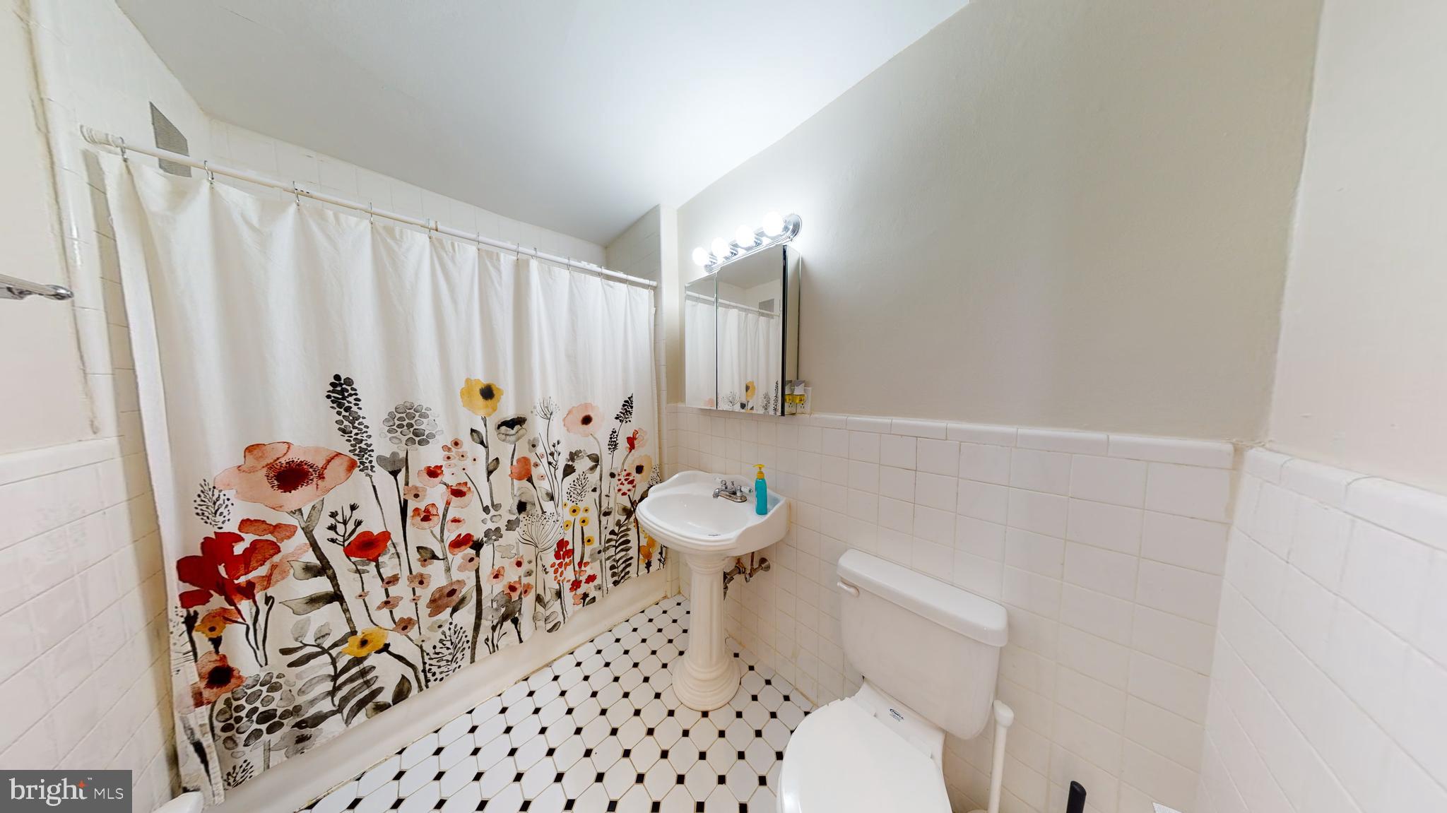 1324 Locust Street, Unit 514 Philadelphia, PA 19107 - Photo 6 of 10