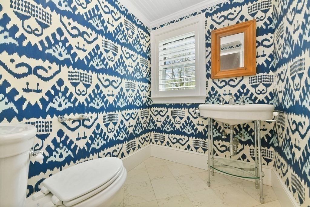 648 Main Street Hingham, MA 02043 - Photo 11 of 30