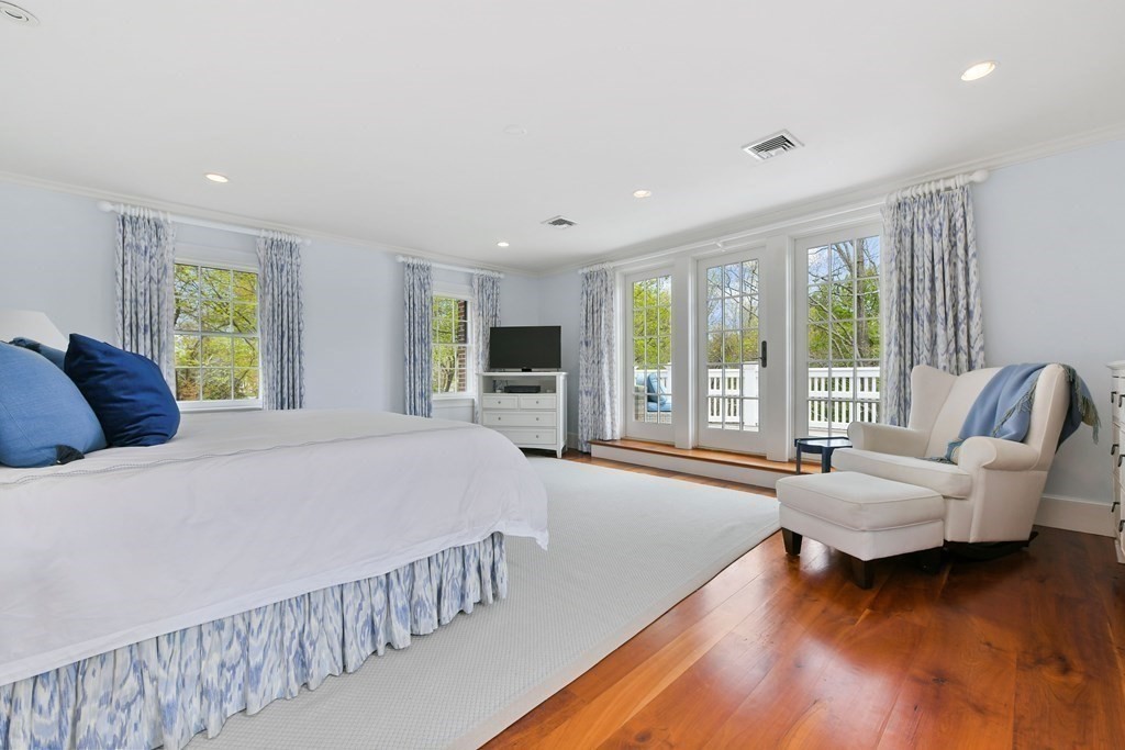 648 Main Street Hingham, MA 02043 - Photo 17 of 30