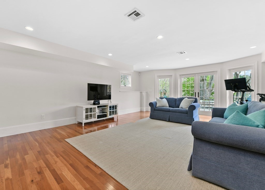 648 Main Street Hingham, MA 02043 - Photo 24 of 30