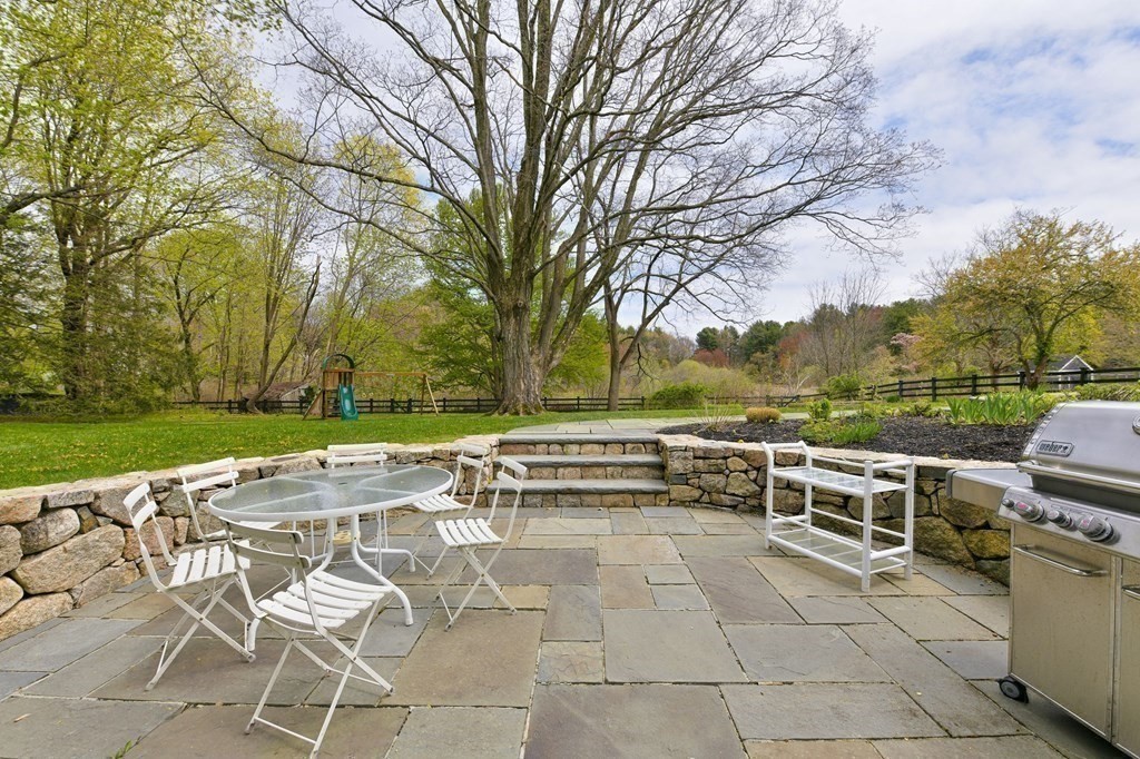 648 Main Street Hingham, MA 02043 - Photo 26 of 30