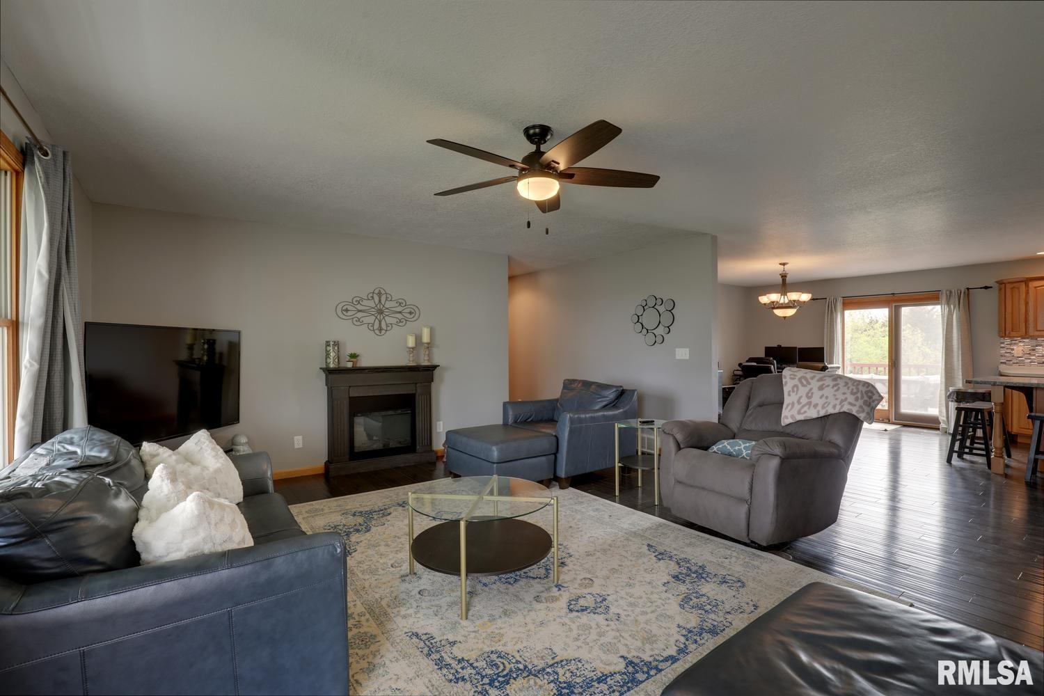 2256 North 956th Avenue Liberty, IL 62347 - Photo 3 of 14
