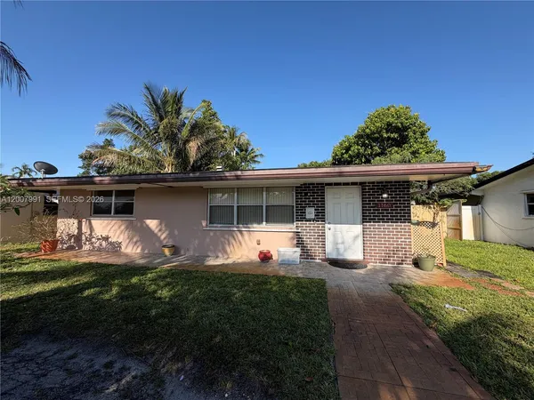 $2,500 | 1160 Northwest 77th Way, Unit 1160, Pembroke Pines, FL 33024