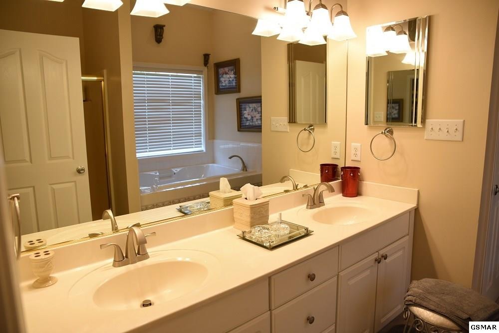 2015 James Road Sevierville, TN 37876 - Photo 13 of 28 Gallery Image 13