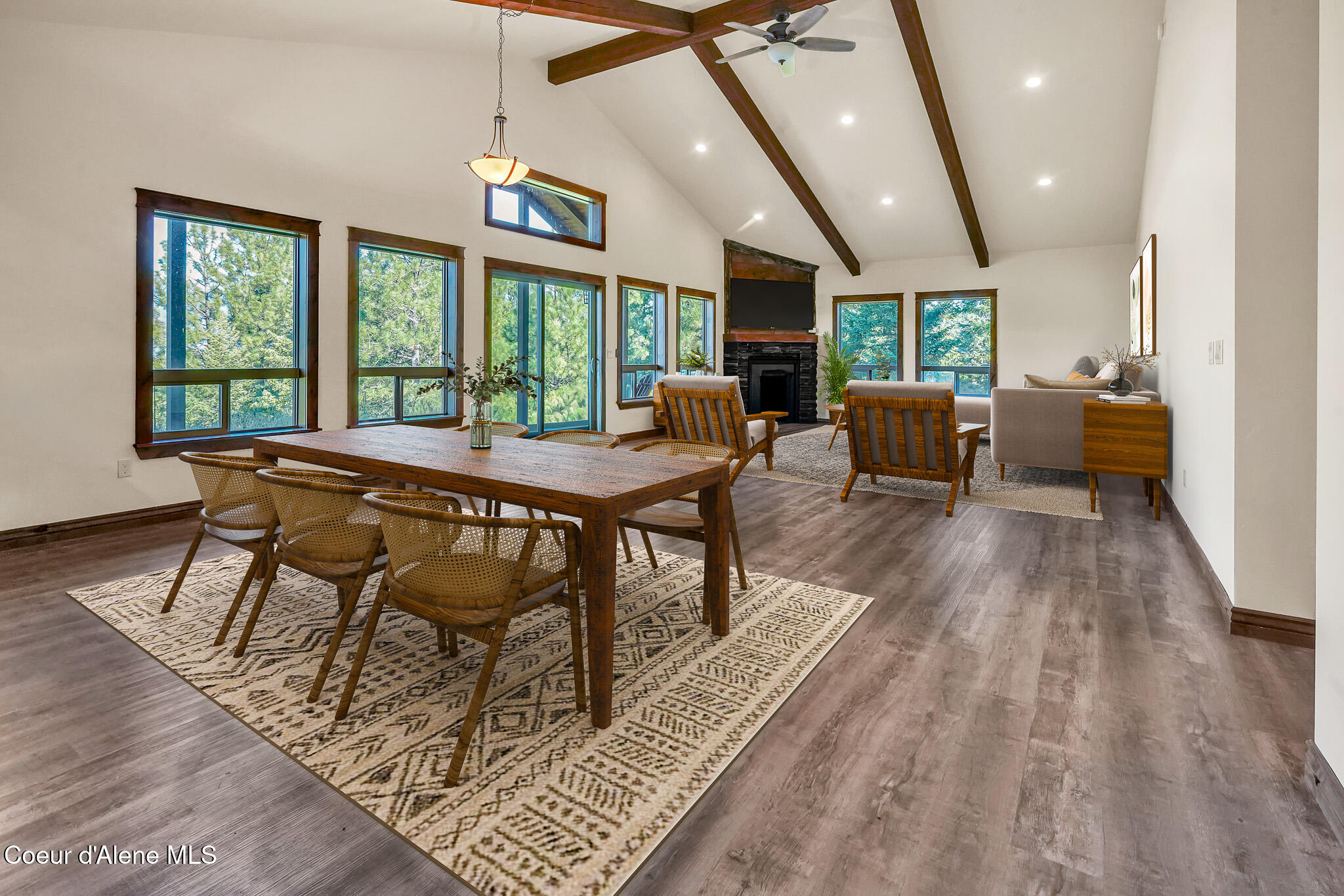 273 Paradise Valley Road Bonners Ferry, ID 83805 - Photo 7 of 37 So much natural lighting in here!