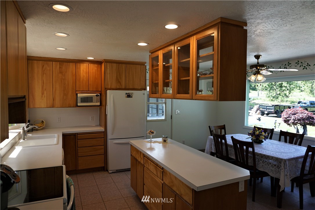 4512 South Old Mill Road Port Angeles, WA 98362 - Photo 3 of 39 Gallery Image 3