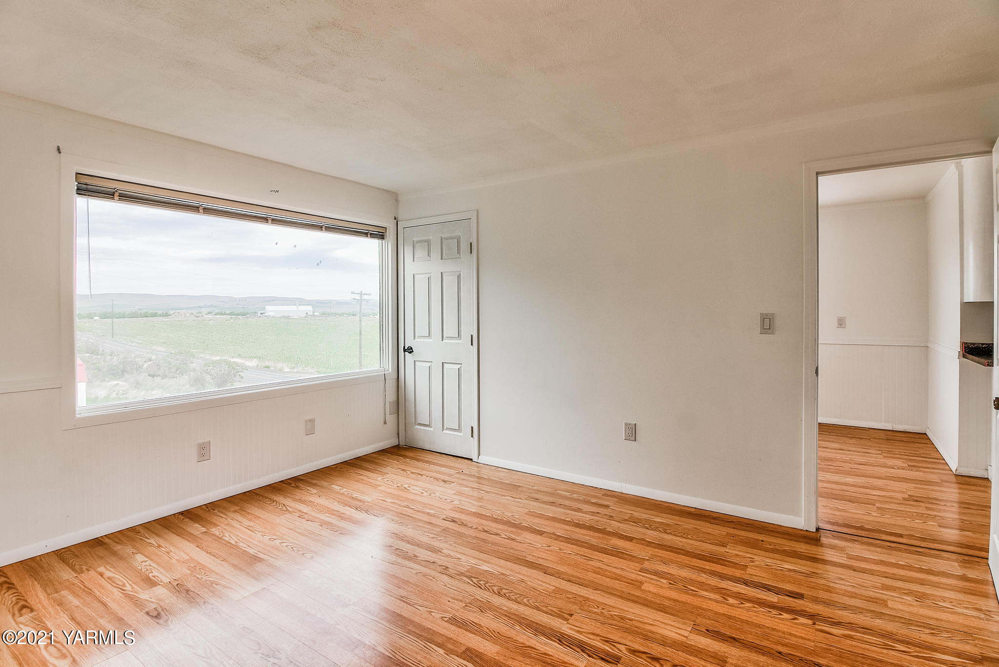 1570 Young Grade Road Yakima, WA 98908 - Photo 21 of 26 Third bedroom