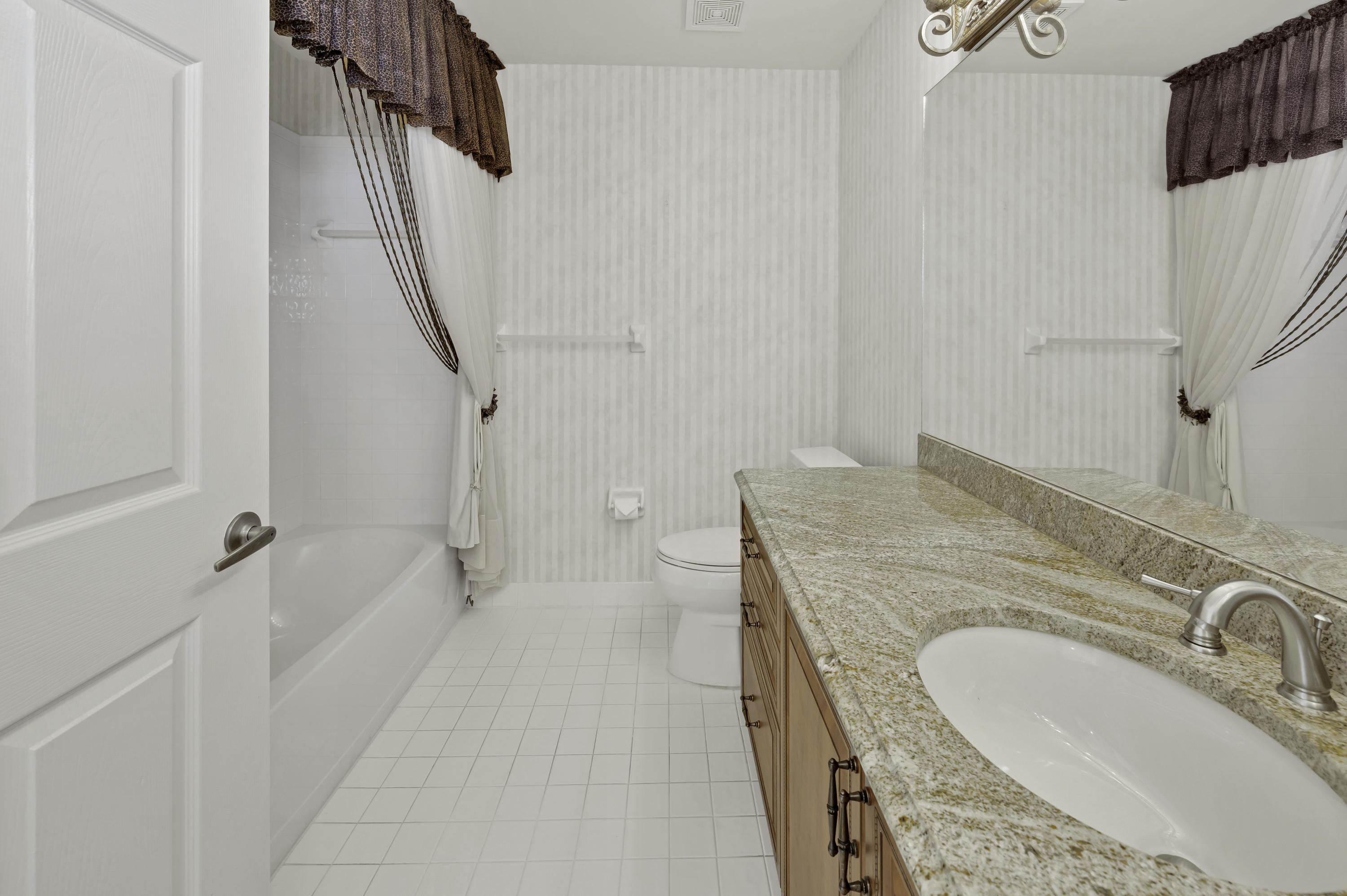 15334 Floral Club Road Delray Beach, FL 33484 - Photo 11 of 18 9-2nd Bathroom