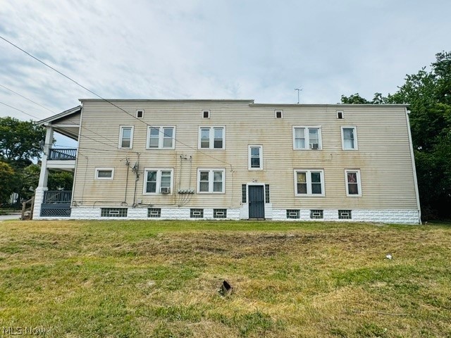 1187 Addison Road Cleveland, OH 44103 - Photo 5 of 25 Side entrance for property is located here.