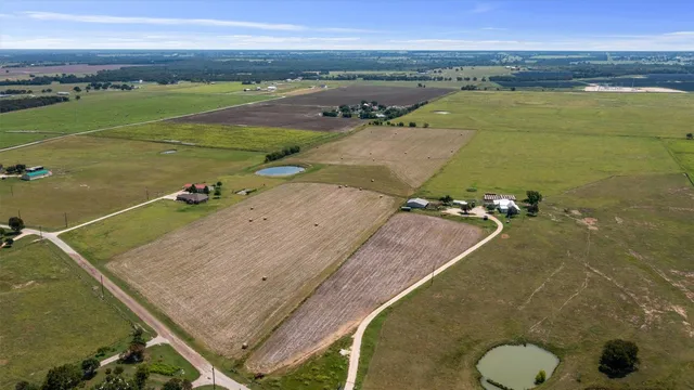 $435,000 | 12473 County Road 440, Thorndale, TX 76577