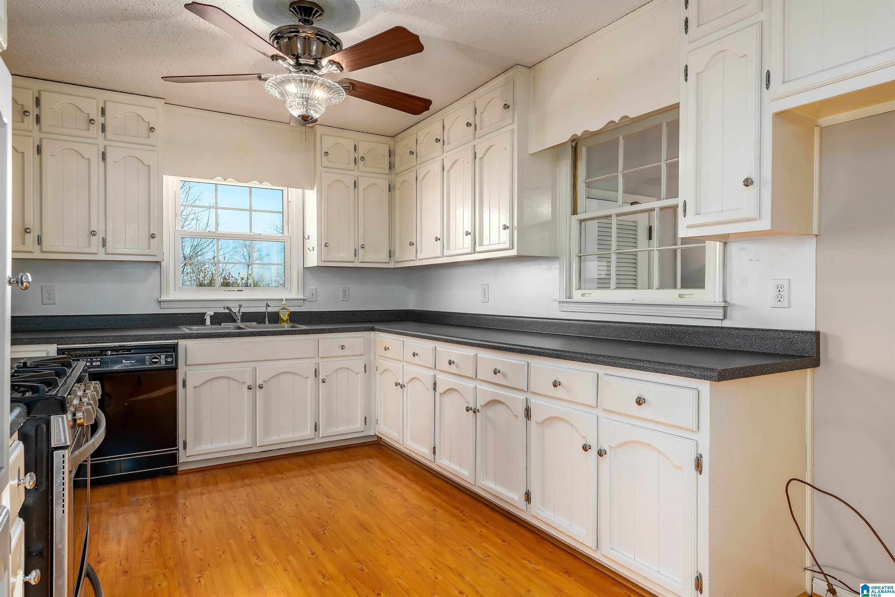 5451 Tyler Loop Road Pinson, AL 35126 - Photo 11 of 37