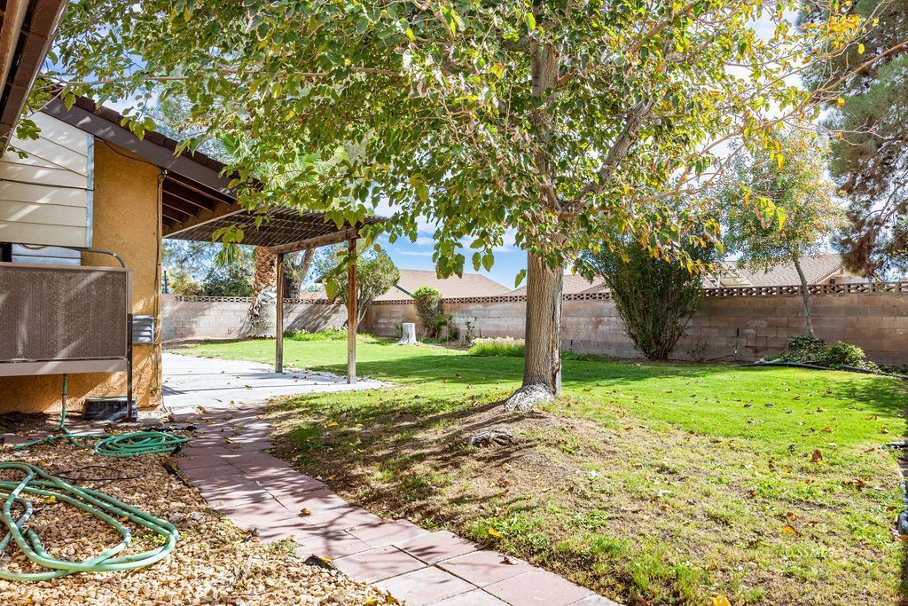 609 West Kevin Court Ridgecrest, CA 93555 - Photo 37 of 39