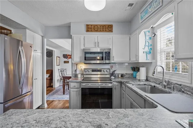 $350,000 | 3913 Colony Ridge Court, Jamestown, NC 27282