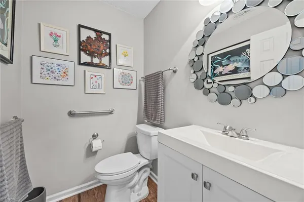 $339,900 | 3913 Colony Ridge Court, Jamestown, NC 27282