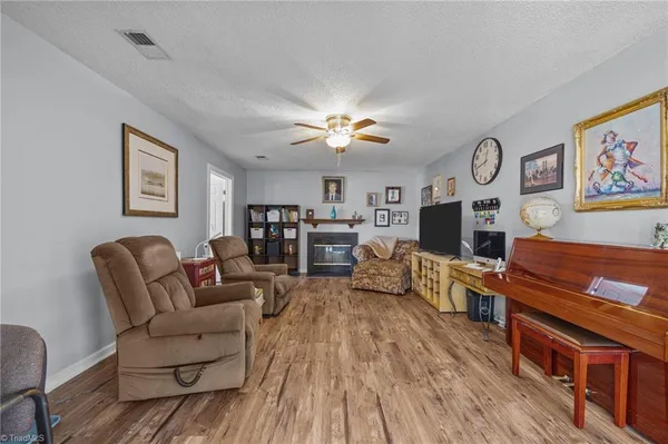 $339,900 | 3913 Colony Ridge Court, Jamestown, NC 27282