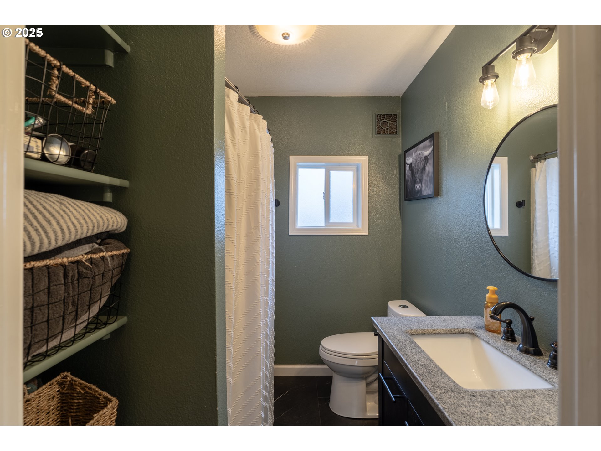 607 Getchell Avenue Amity, OR 97101 - Photo 19 of 33 a bathroom with a sink toilet and mirror