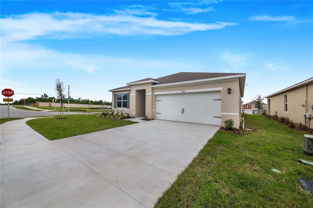 1909 Chickasaw Boulevard Davenport, FL 33837 - Photo 1 of 18