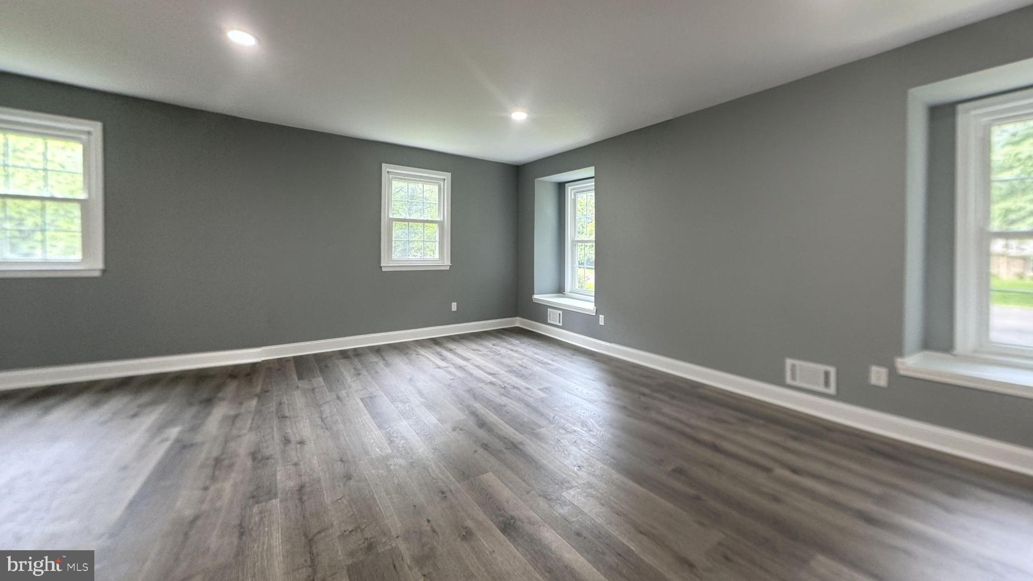 519 Clarks Run Road La Plata, MD 20646 - Photo 6 of 37 Bright front living room with charm