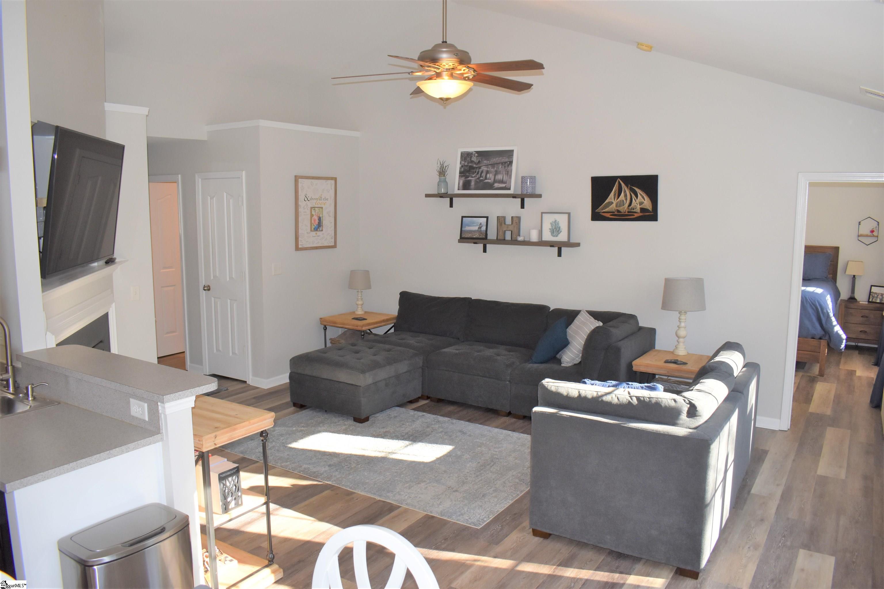 1 Valley Fall Court Greer, SC 29650 - Photo 4 of 26 Gallery Image 4